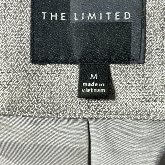 The Limited women’s size M jacket color tan 2 button up front with pockets - Picture 9 of 9